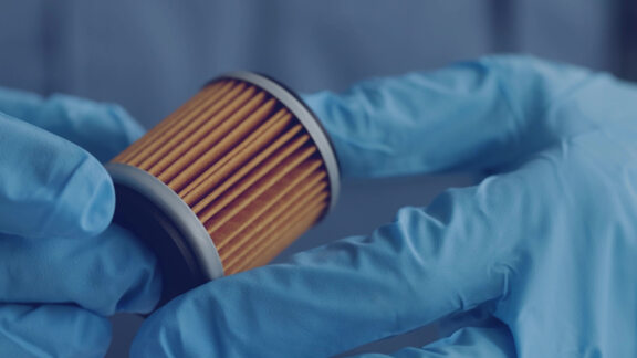 Efficient filters made of meltblown nonwoven fabrics