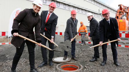 Oerlikon Barmag celebrates topping-out ceremony for the new pump production building