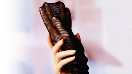 Nylon is the trade name, polyamide the material for such stockings. With its special properties, polyamide has become indispensable in the textile world.